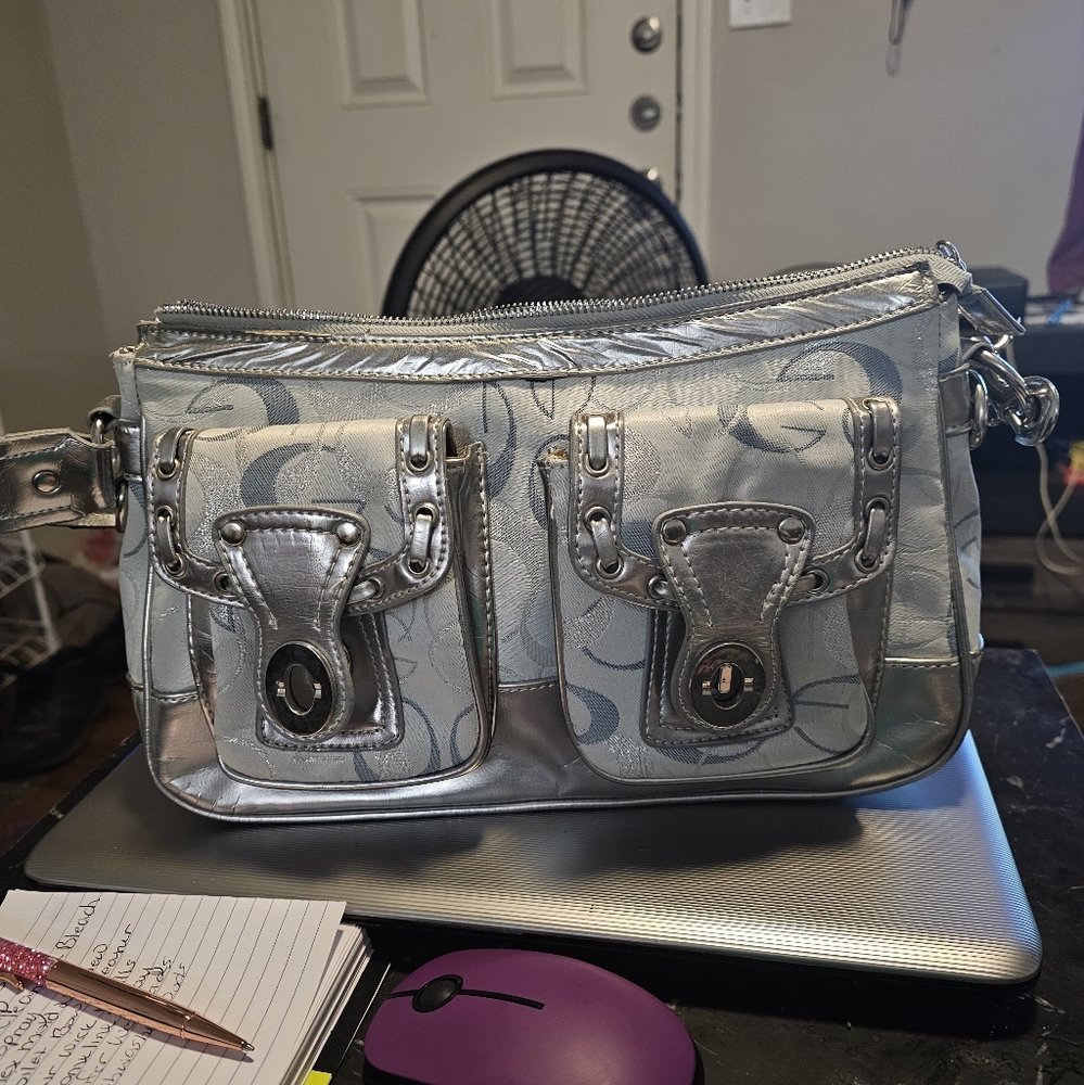 I am looking for a purse like this